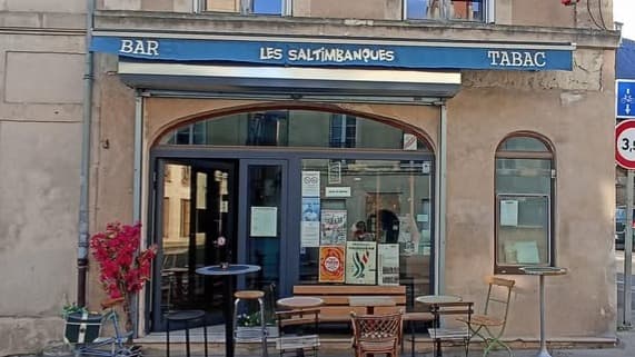 Les Saltimbanques